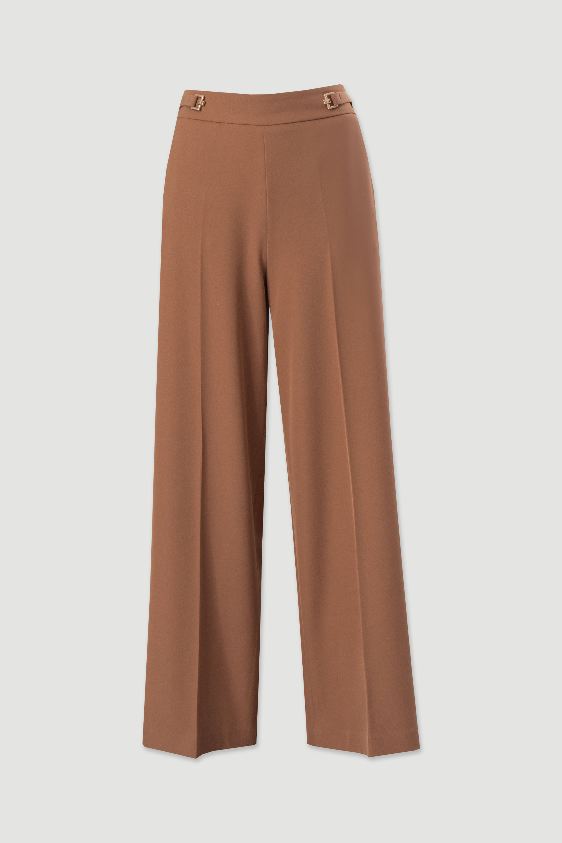 Calça wide leg com detalhe de fivelas