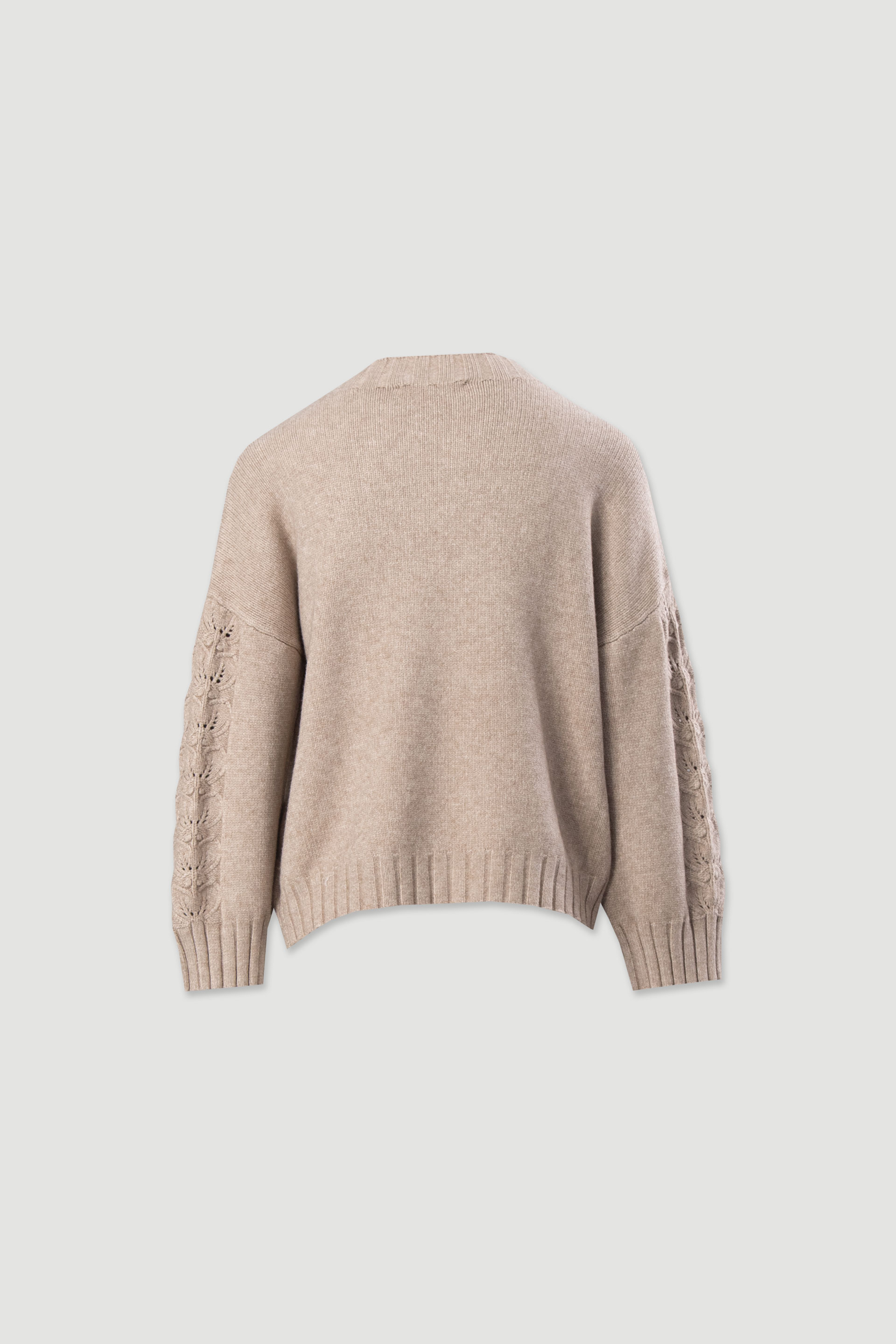 Camisola de malha com detalhe perfurado nas mangas