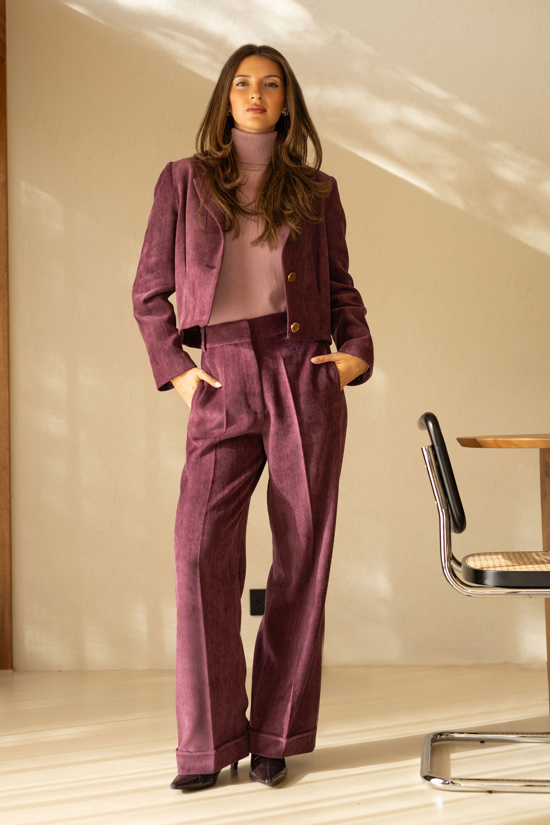 Calças wide leg em tecido texturado