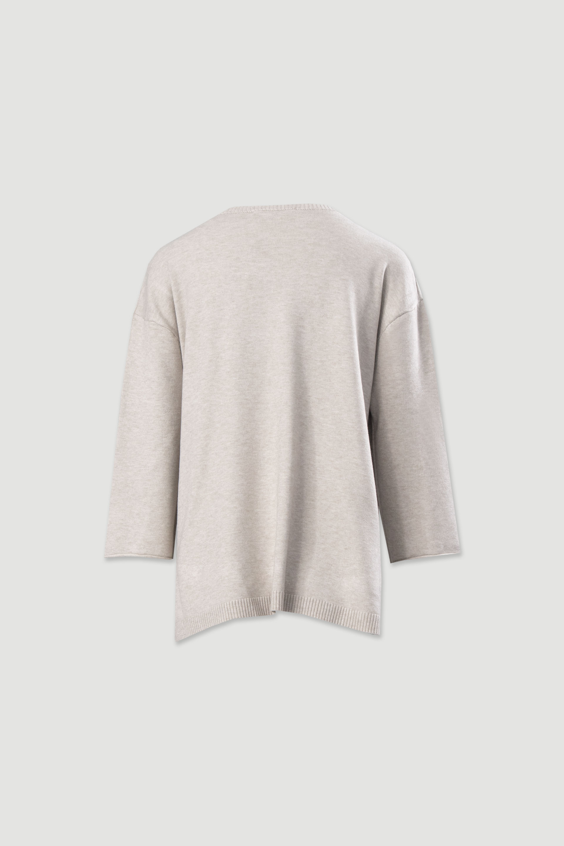 Camisola de malha fluída com botões nas mangas