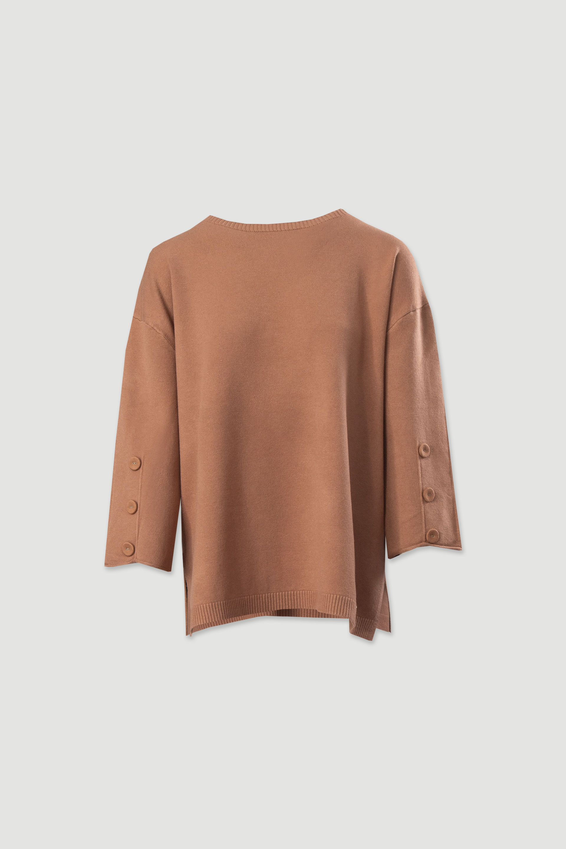 Camisola de malha fluída com botões nas mangas