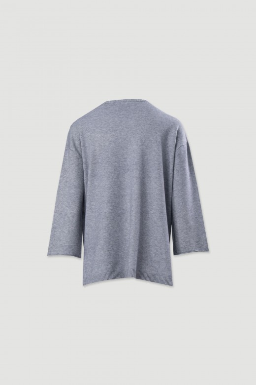 Camisola de malha fluda com botes nas mangas