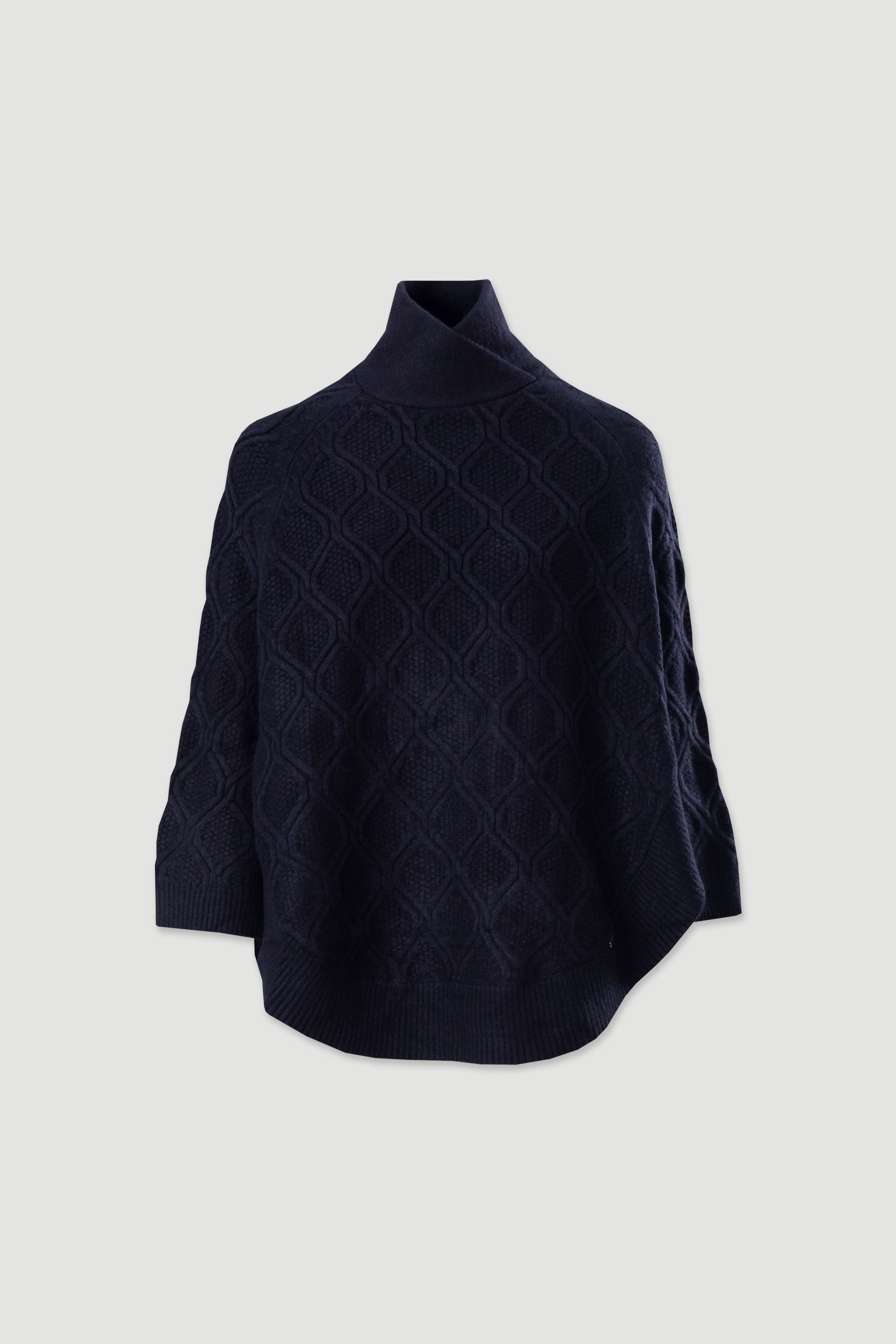 Capa de malha com efeito trabalhado e gola cruzada