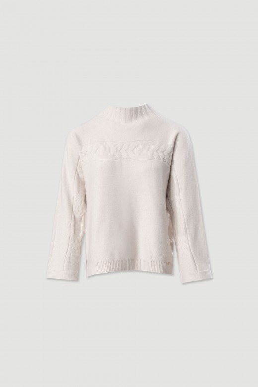 Pull en maille avec torsades Pull en maille avec torsades