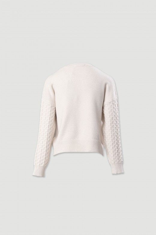 Pull en tricot à manches travaillées Pull en tricot à manches travaillées