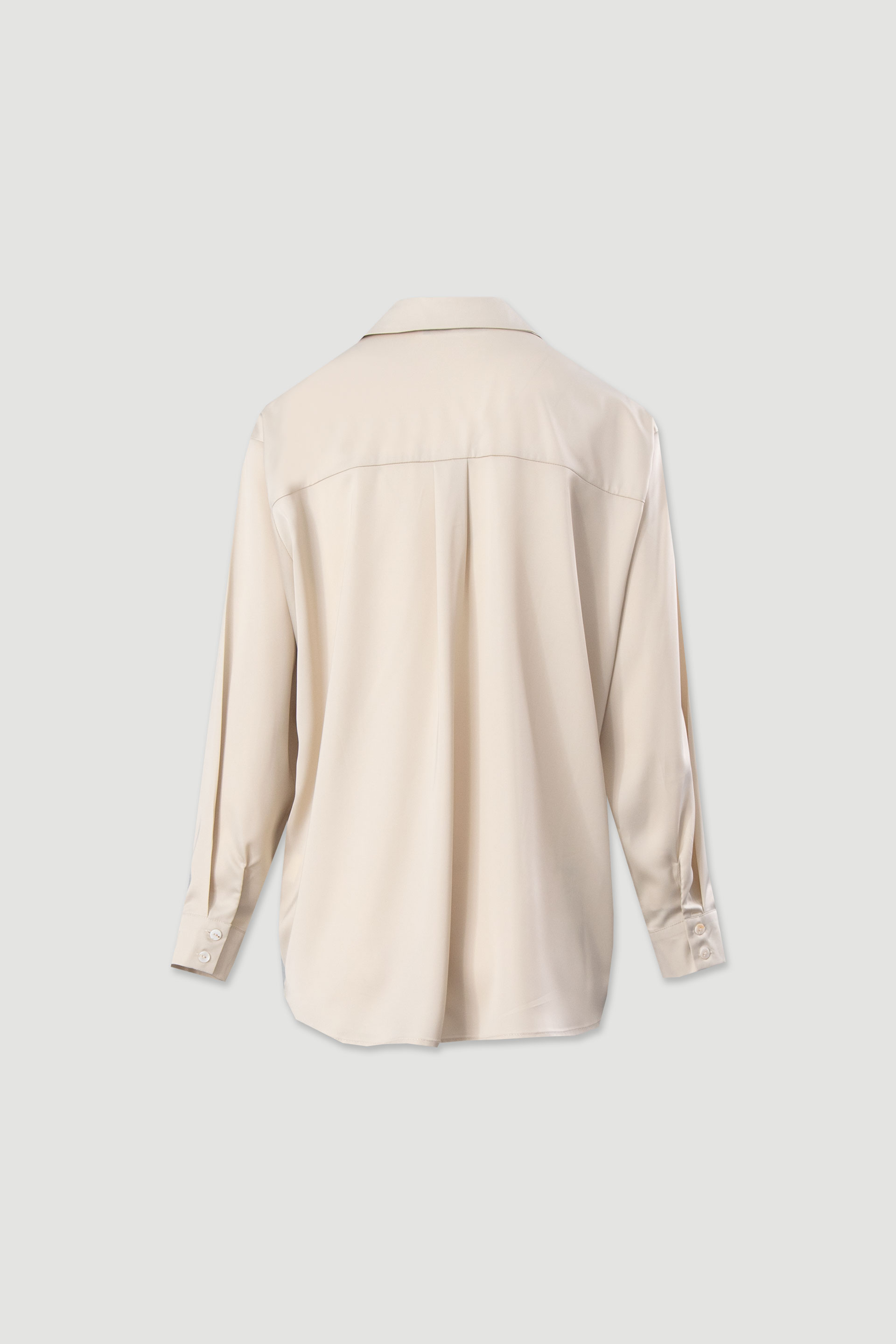 Chemise satinée à boutons