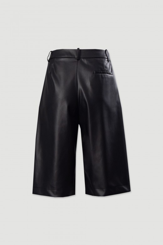 Bermuda em polipele Bermuda em polipele