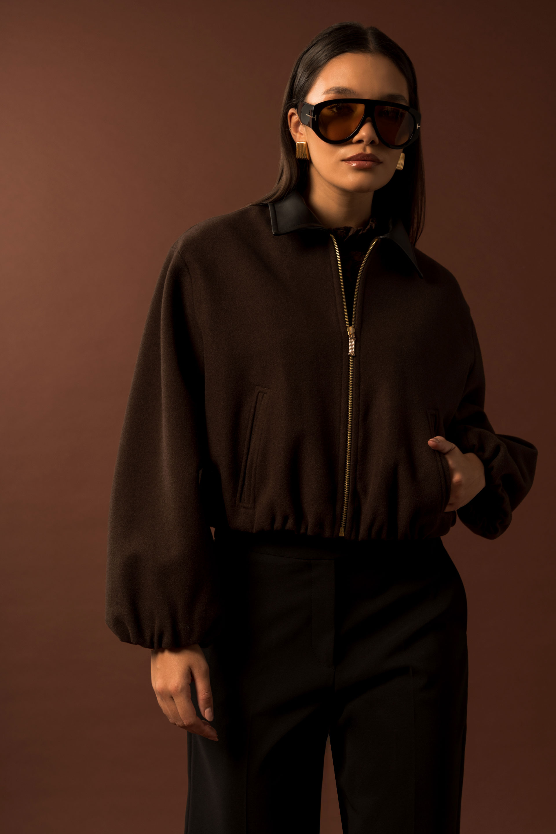 Bomber curto em fazenda