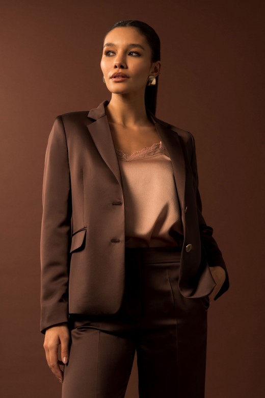 Americana clásica entallada satinada Americana clásica entallada satinada