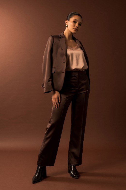 Calça acetinada de corte reto Calça acetinada de corte reto