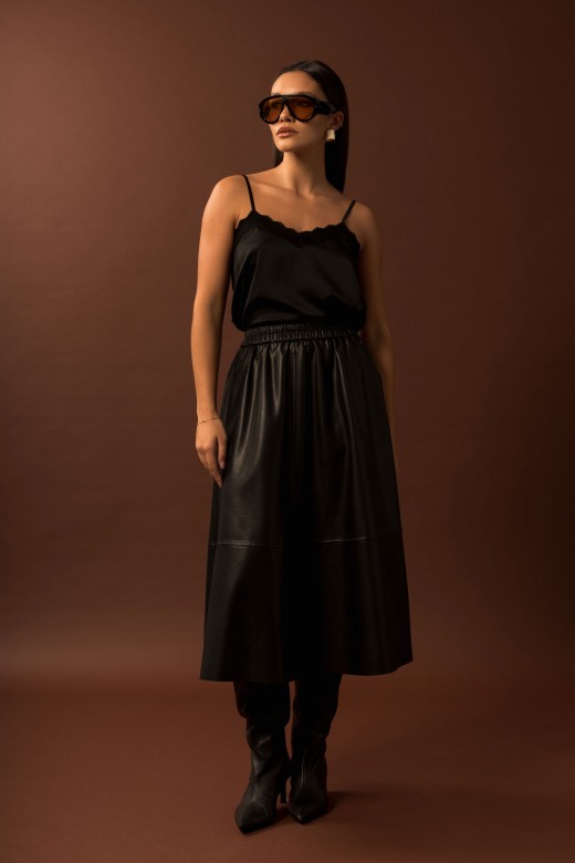 Saia midi em polipele com cintura elástica Saia midi em polipele com cintura elástica