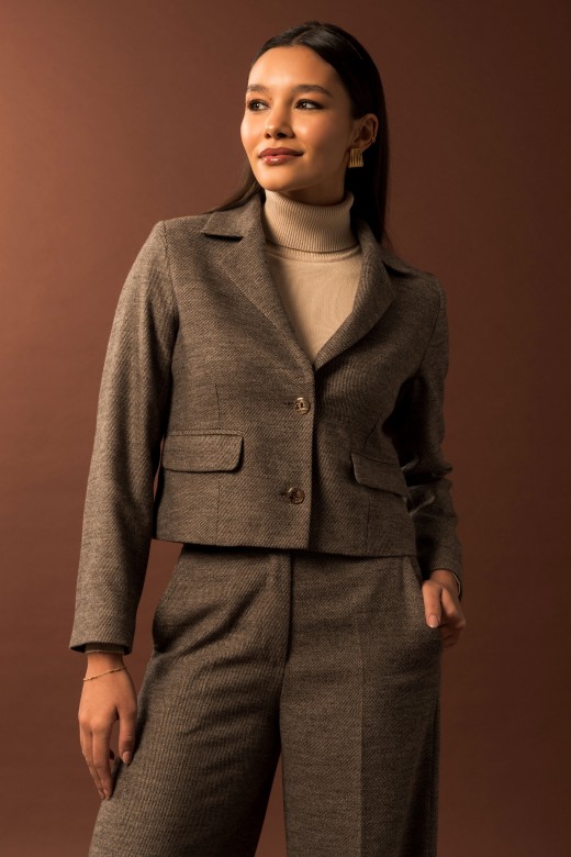 Blazer corto clásico con solapa Blazer corto clásico con solapa