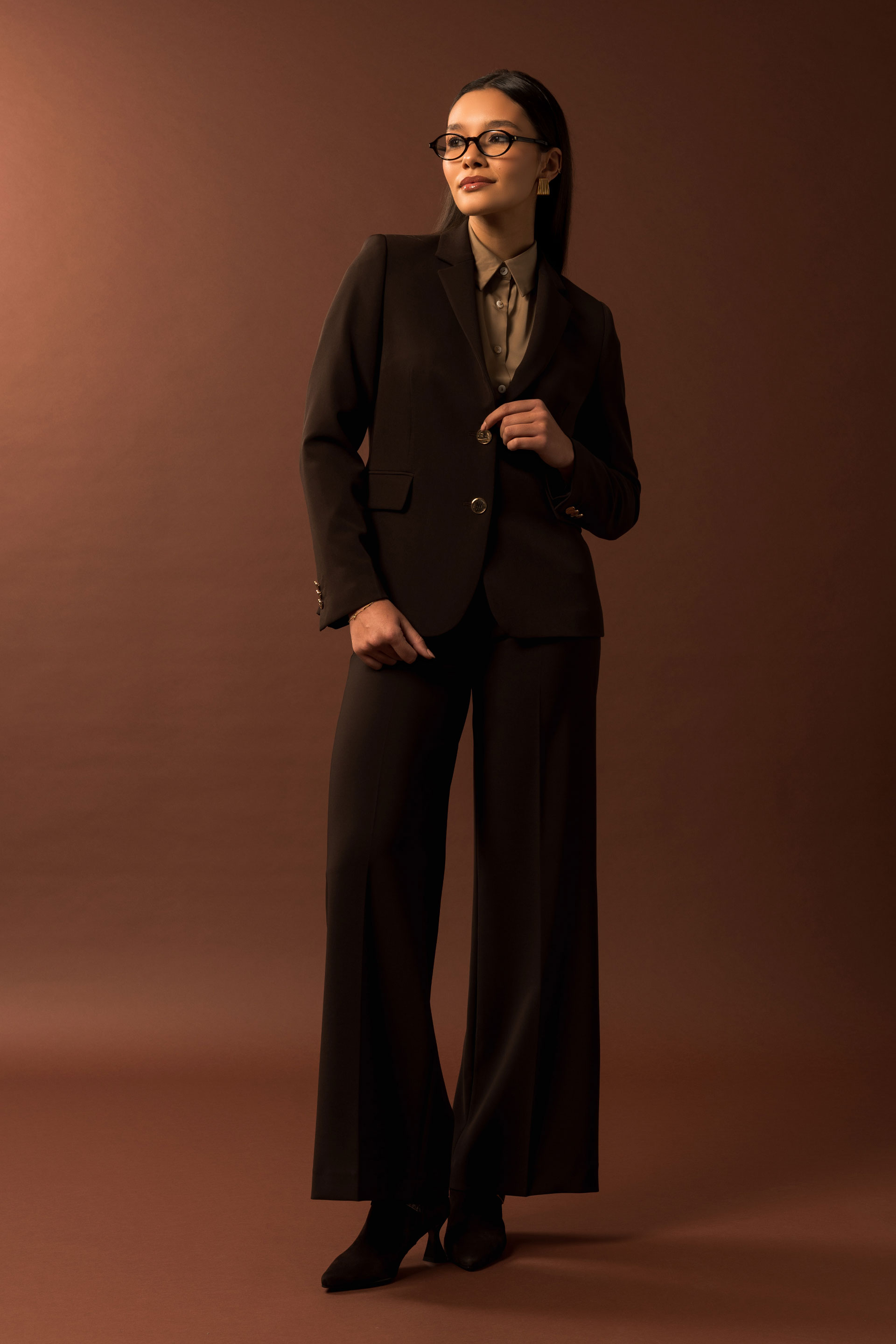 Blazer clássico de fato com botões metálicos