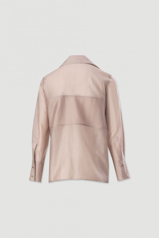 Blusa em liocel com detalhe de tecido duplo na frente Blusa em liocel com detalhe de tecido duplo na frente