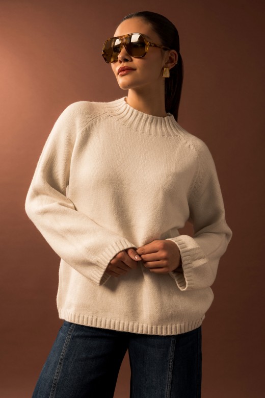 Pull fluide en maille avec col montant Pull fluide en maille avec col montant