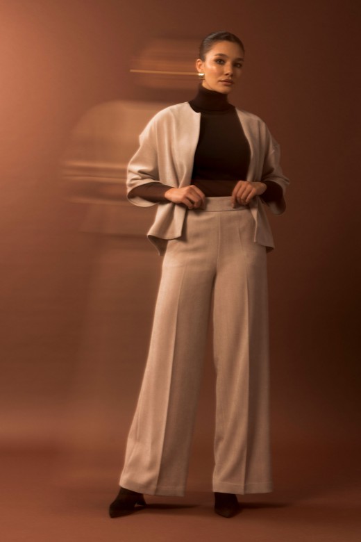 Pantaln wide leg con hebilla metlica