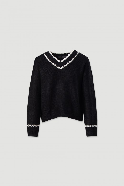 V-neck sweater with contrast trim