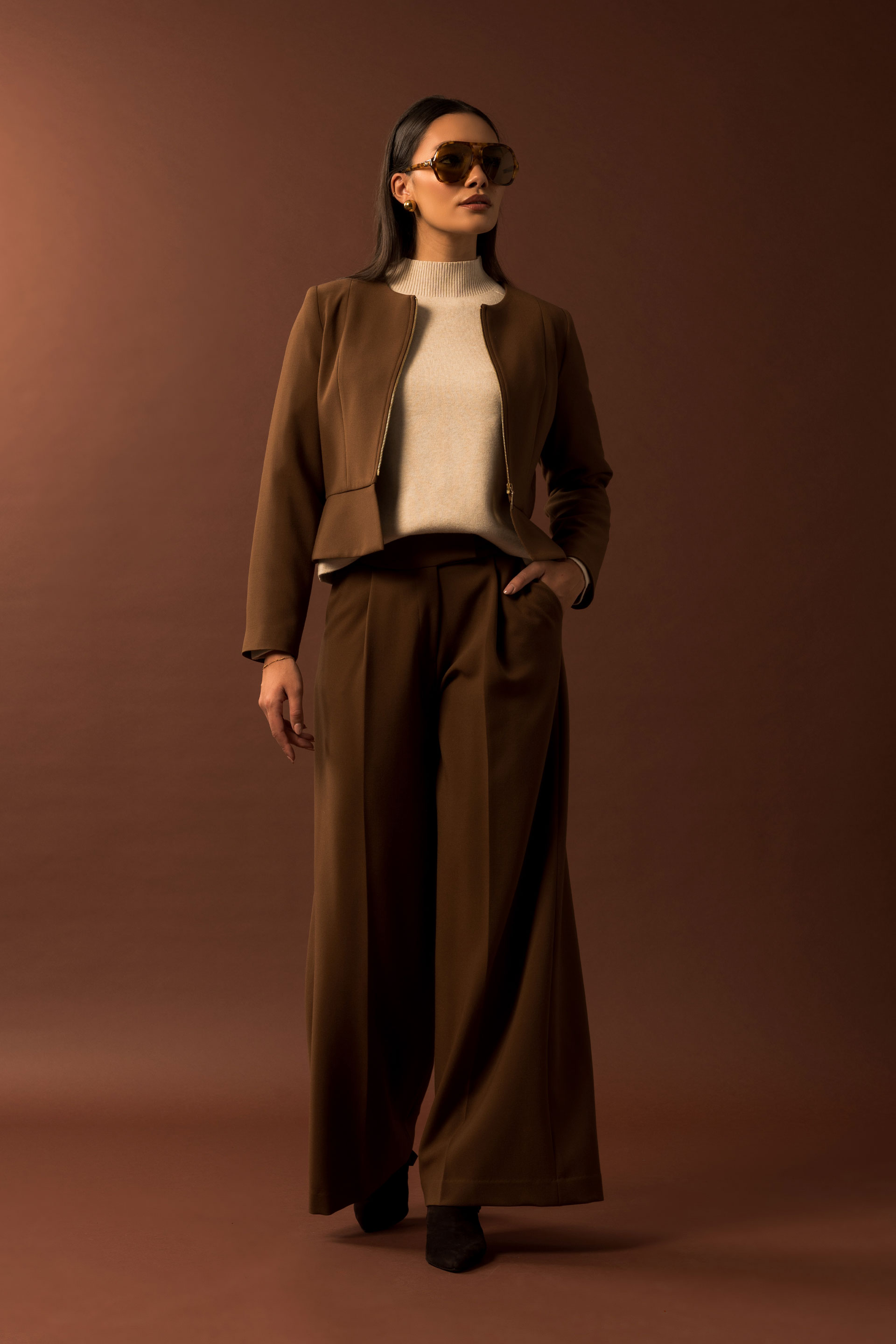 Calça clássica wide leg de cintura subida