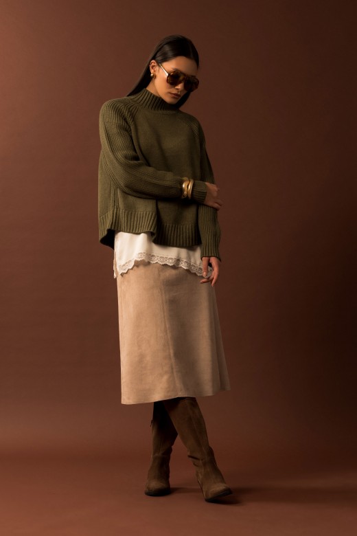 Camisola de malha canelada com gola alta