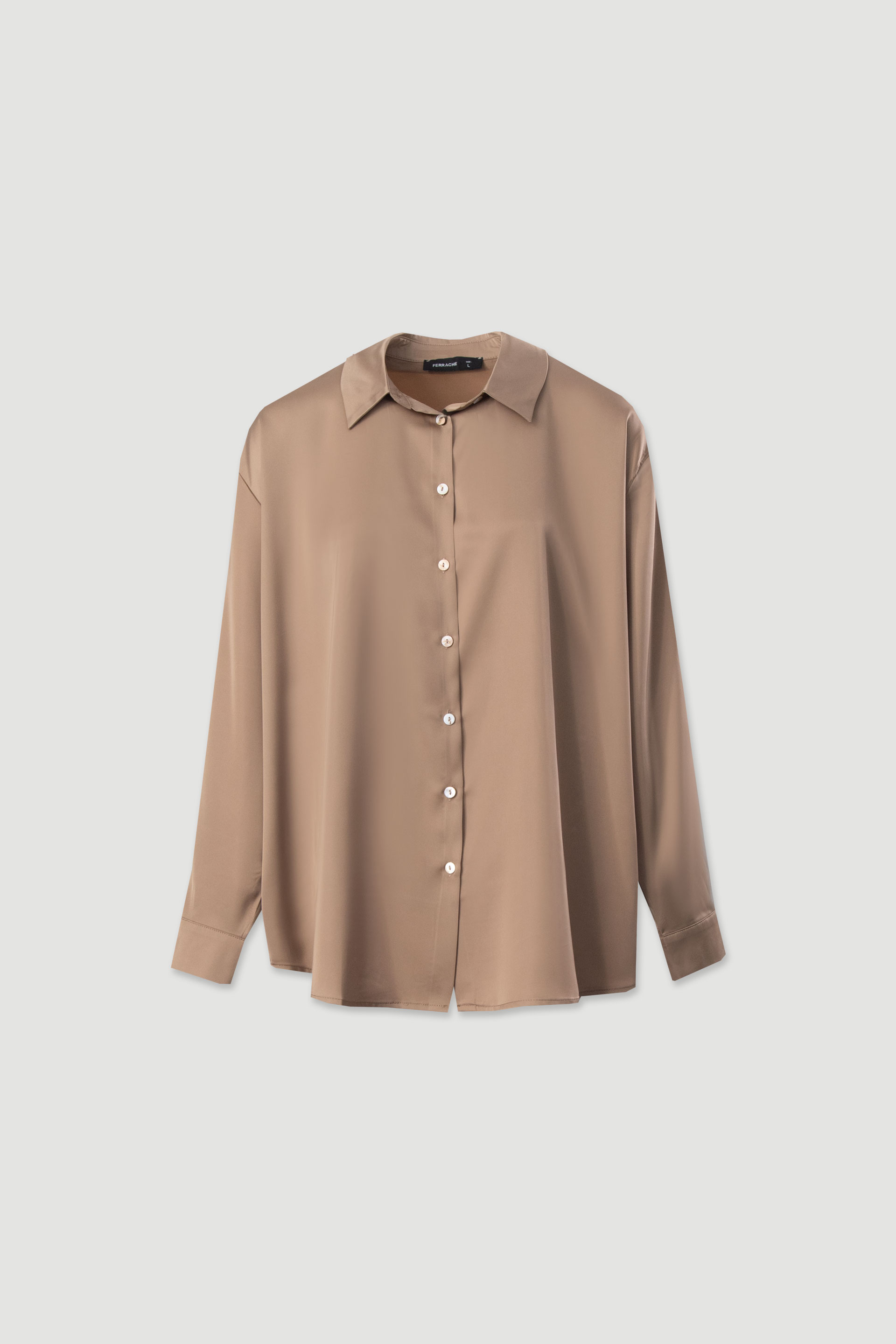 Chemise satinée à boutons