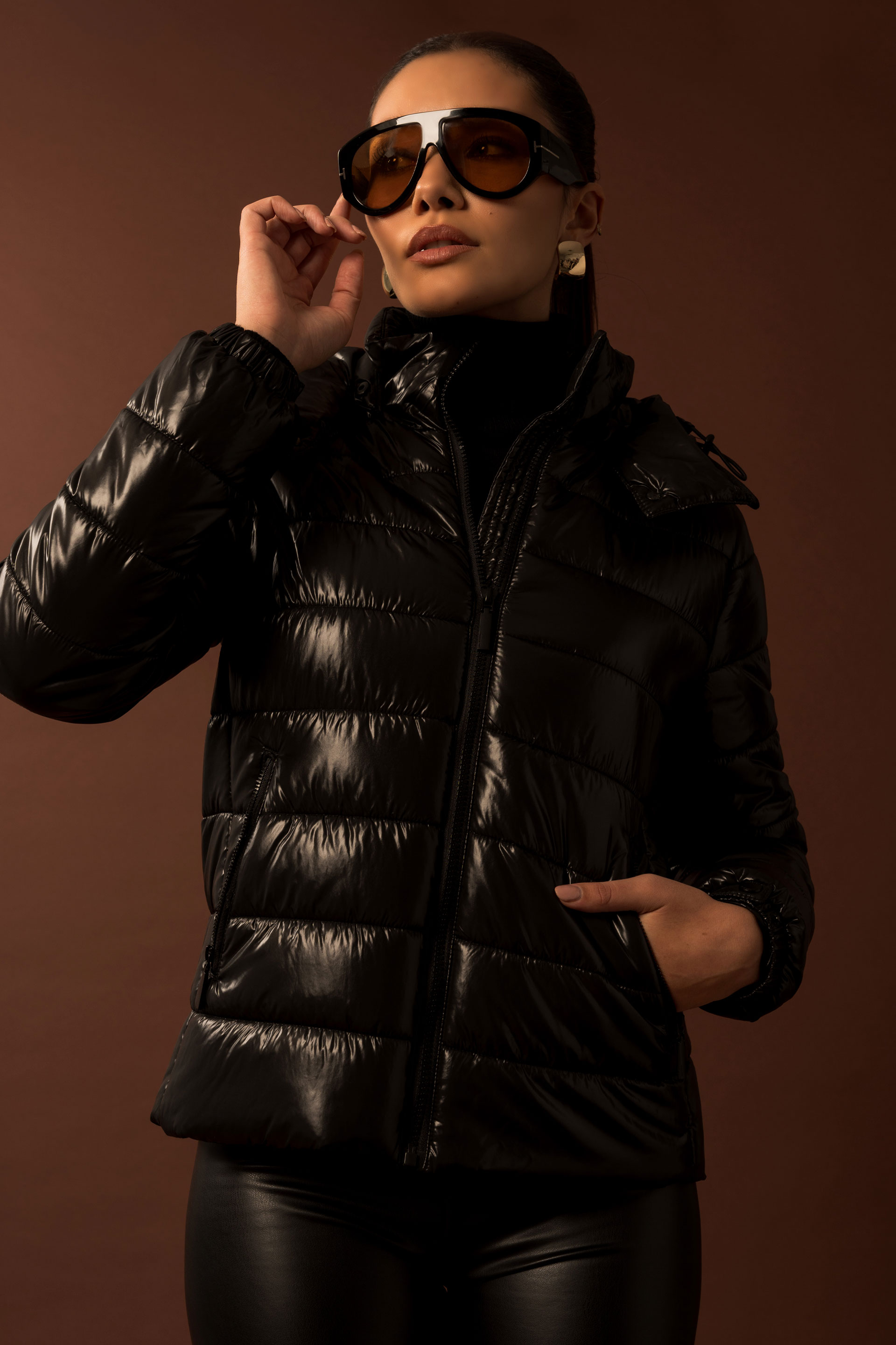 Parka acolchoada com capuz removível