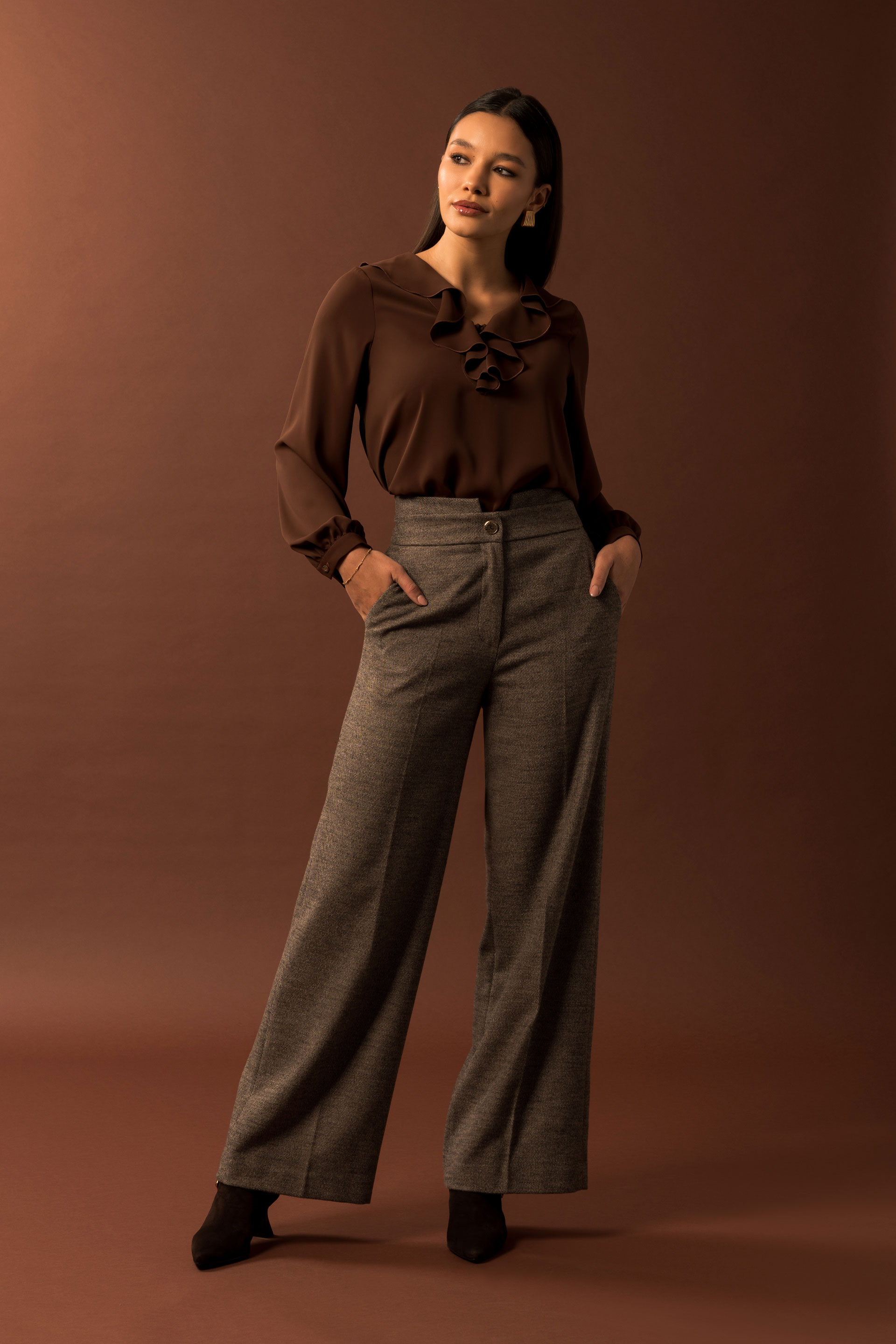 Pantalon à jambe large taille haute avec détail métallique