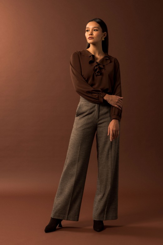 Túnica com folho e laço no decote Túnica com folho e laço no decote