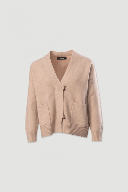 Casaco de malha com bolsos frontais