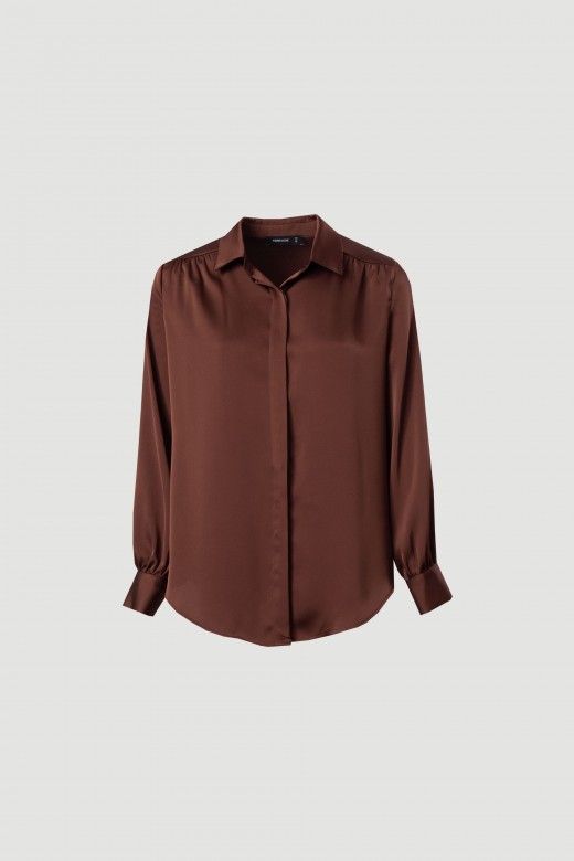 Camisa acetinada de manga comprida