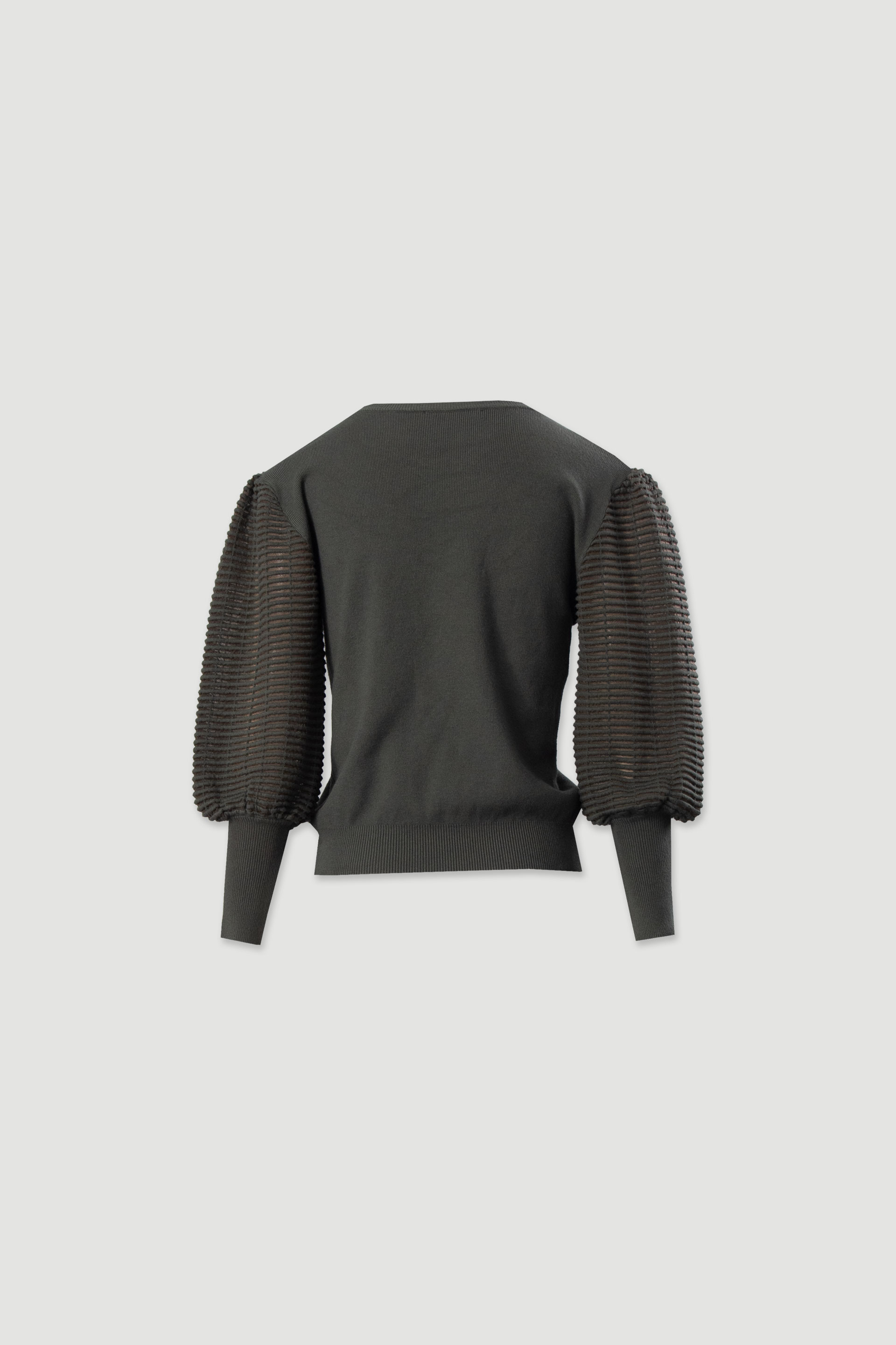 Camisola em malha com mangas em organza