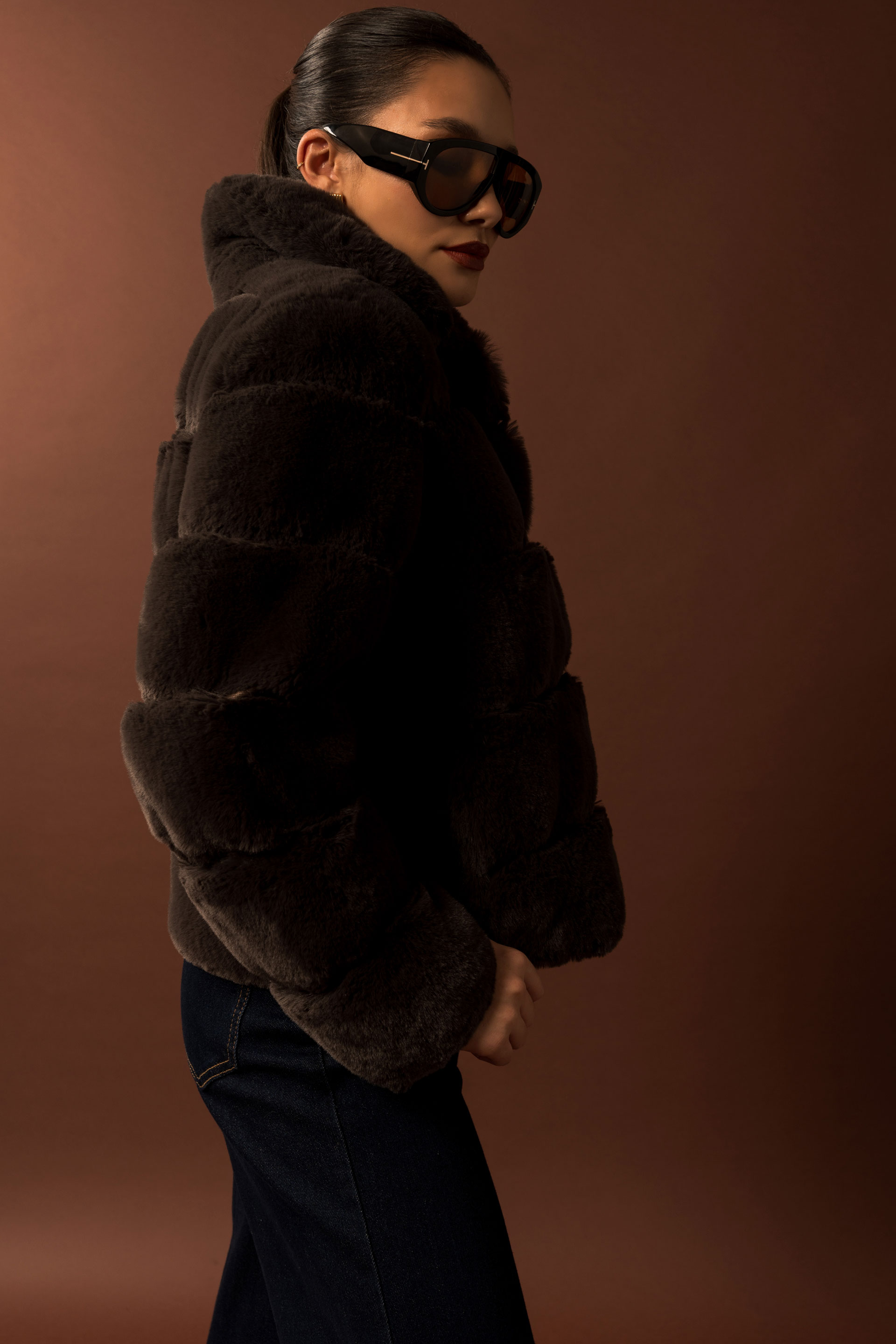 Abrigo de pelo sintético con efecto acanalado ancho