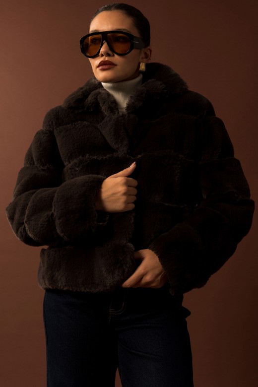 Abrigo de pelo sintético con efecto acanalado ancho Abrigo de pelo sintético con efecto acanalado ancho