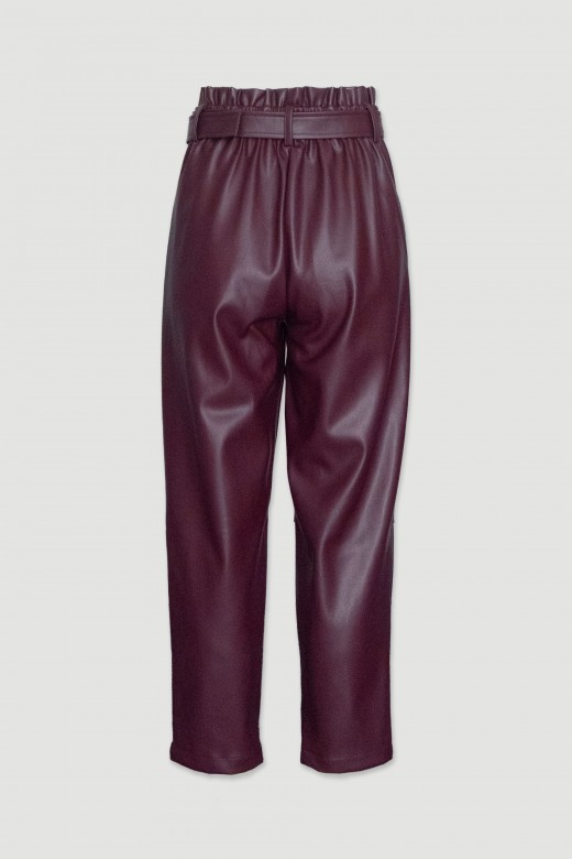 Pantalón de polipiel con cinturón Pantalón de polipiel con cinturón