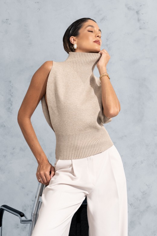 High-neck knitted vest High-neck knitted vest