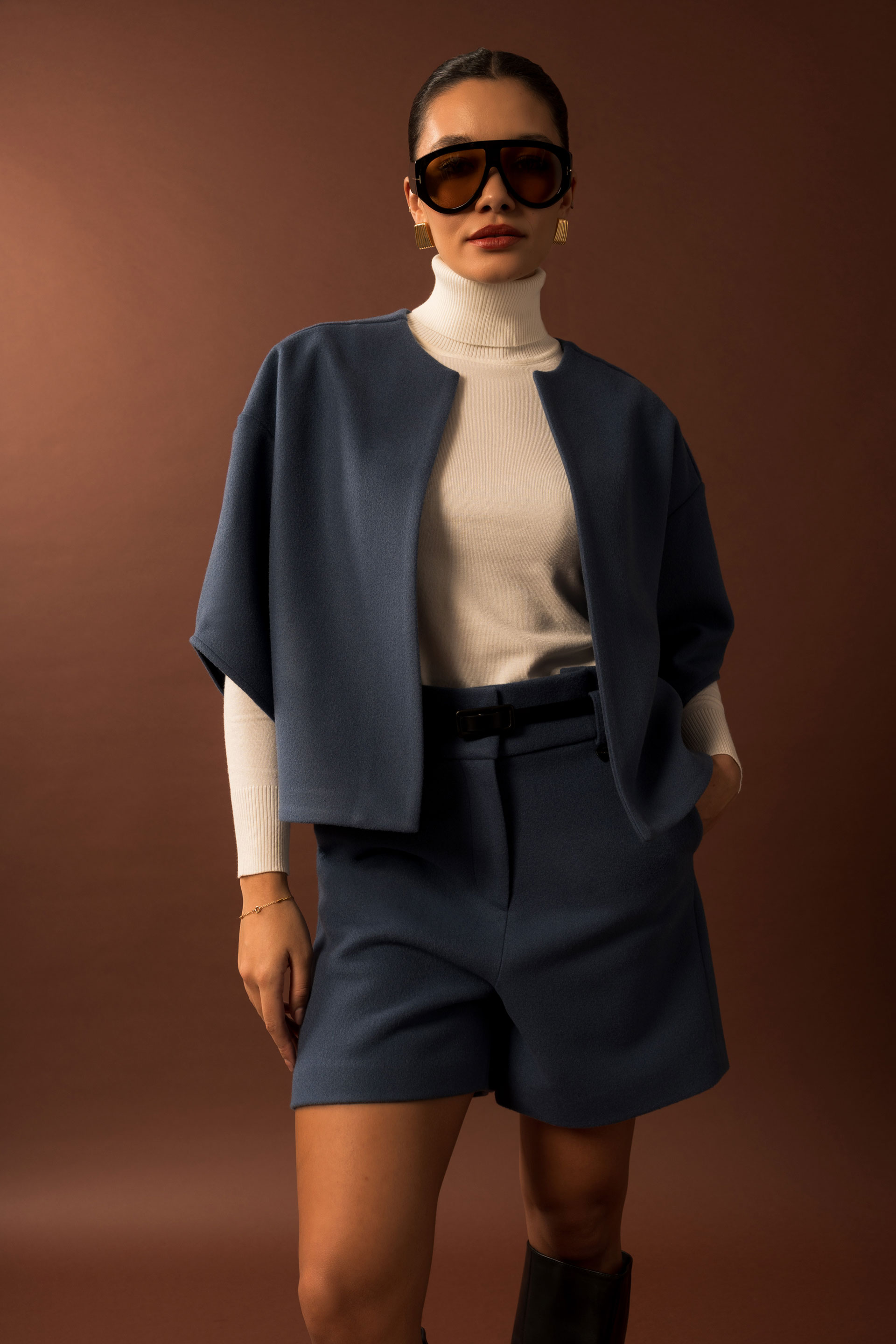 Abrigo corto abierto con lana