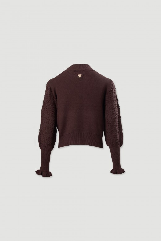 Camisola de malha com mangas trabalhadas Camisola de malha com mangas trabalhadas