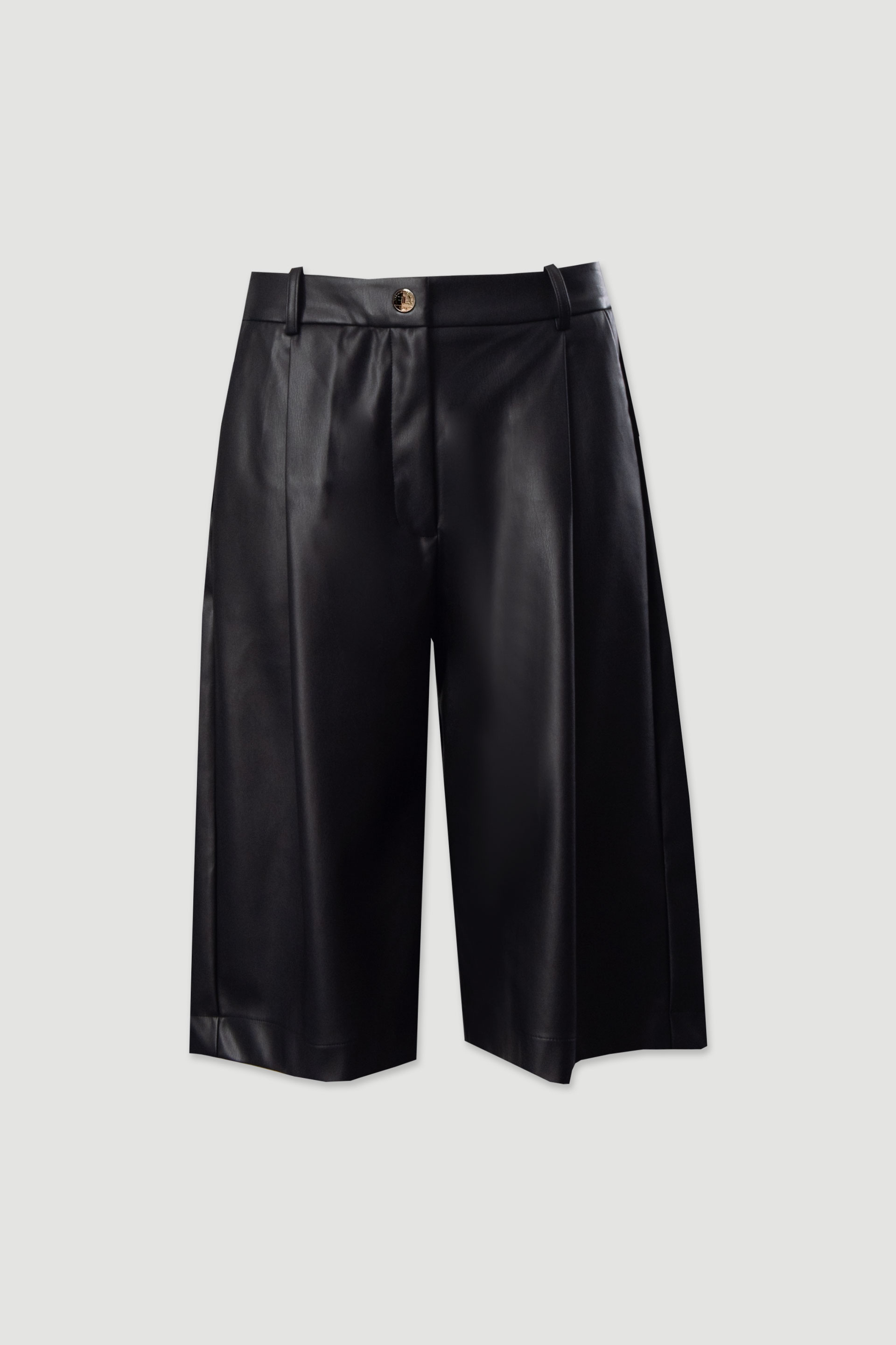 Bermuda en simili cuir