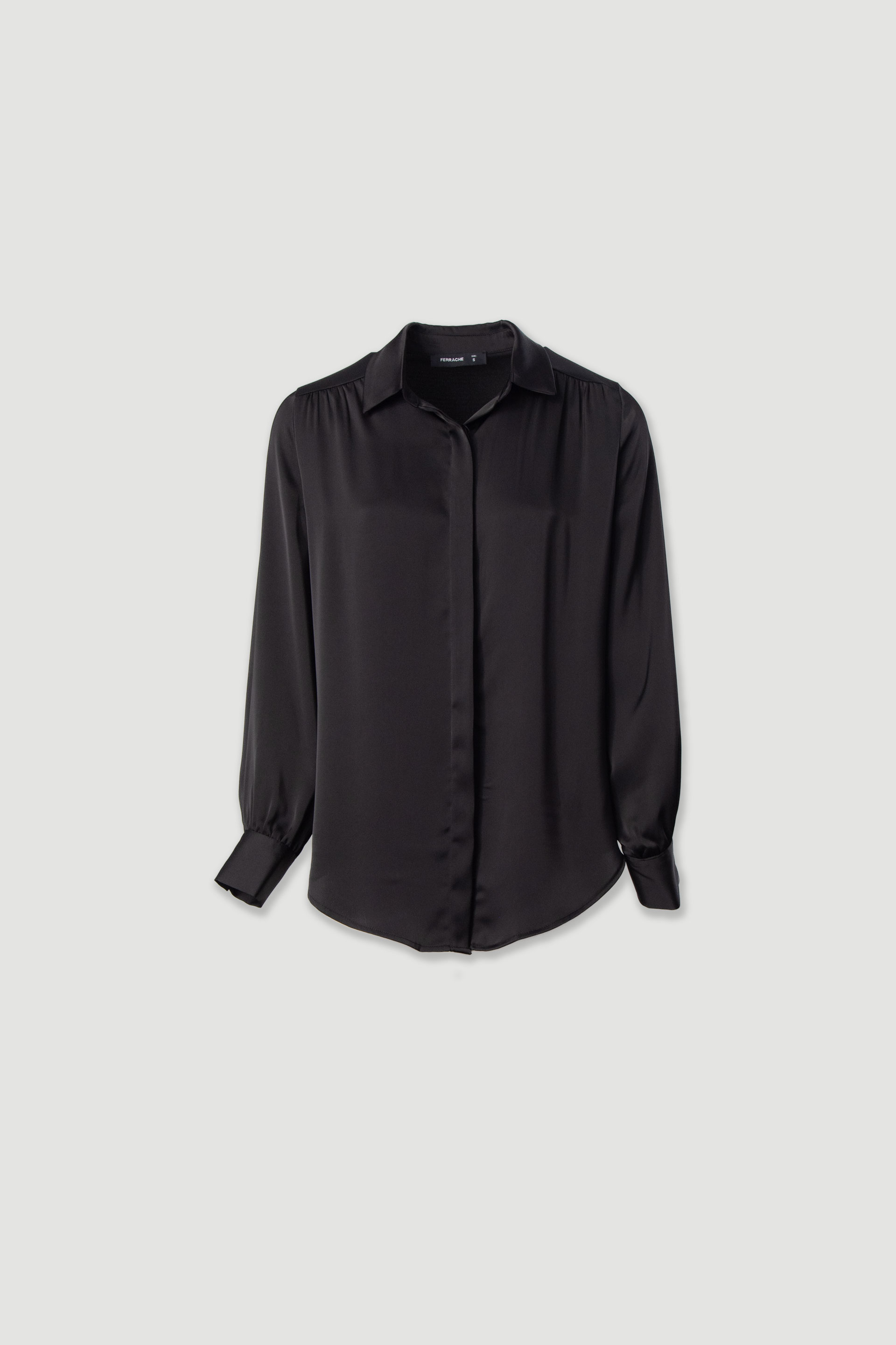 Camisa acetinada de manga comprida