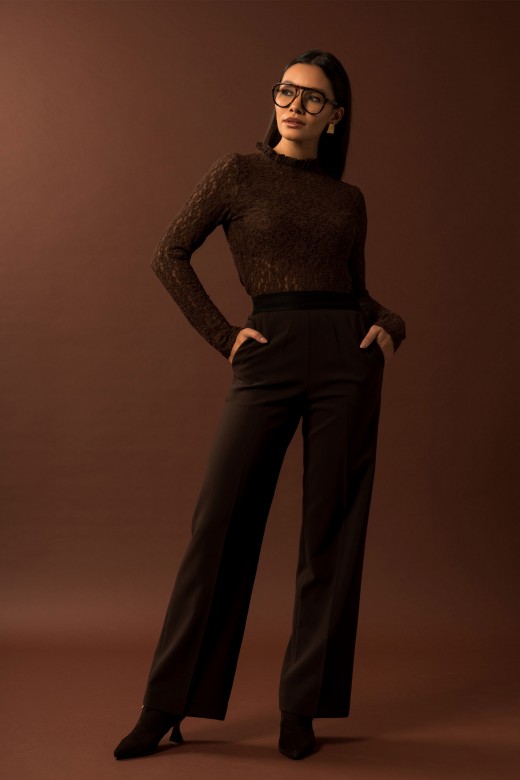 Fabric trousers with an elastic waistband Fabric trousers with an elastic waistband