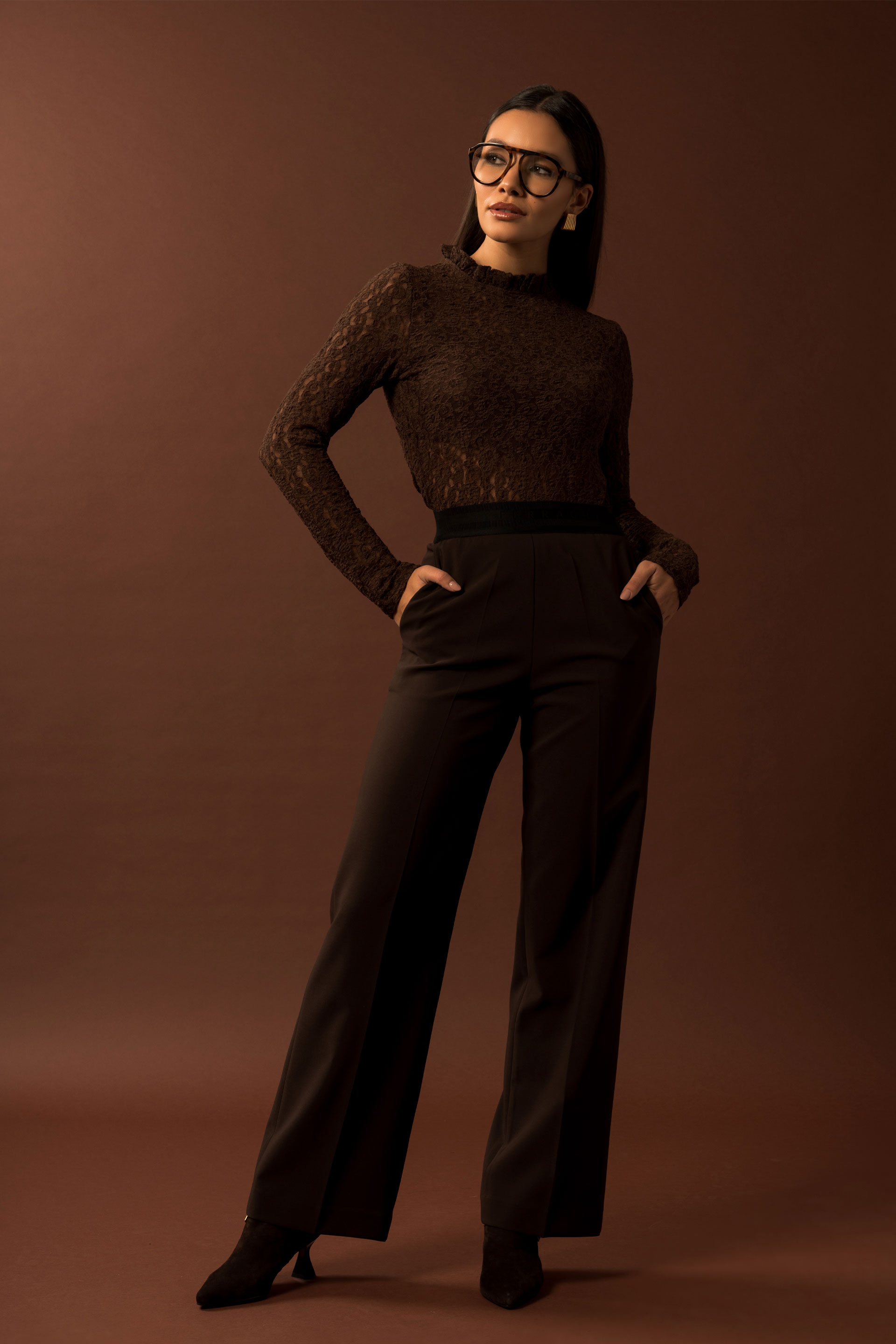 Fabric trousers with an elastic waistband