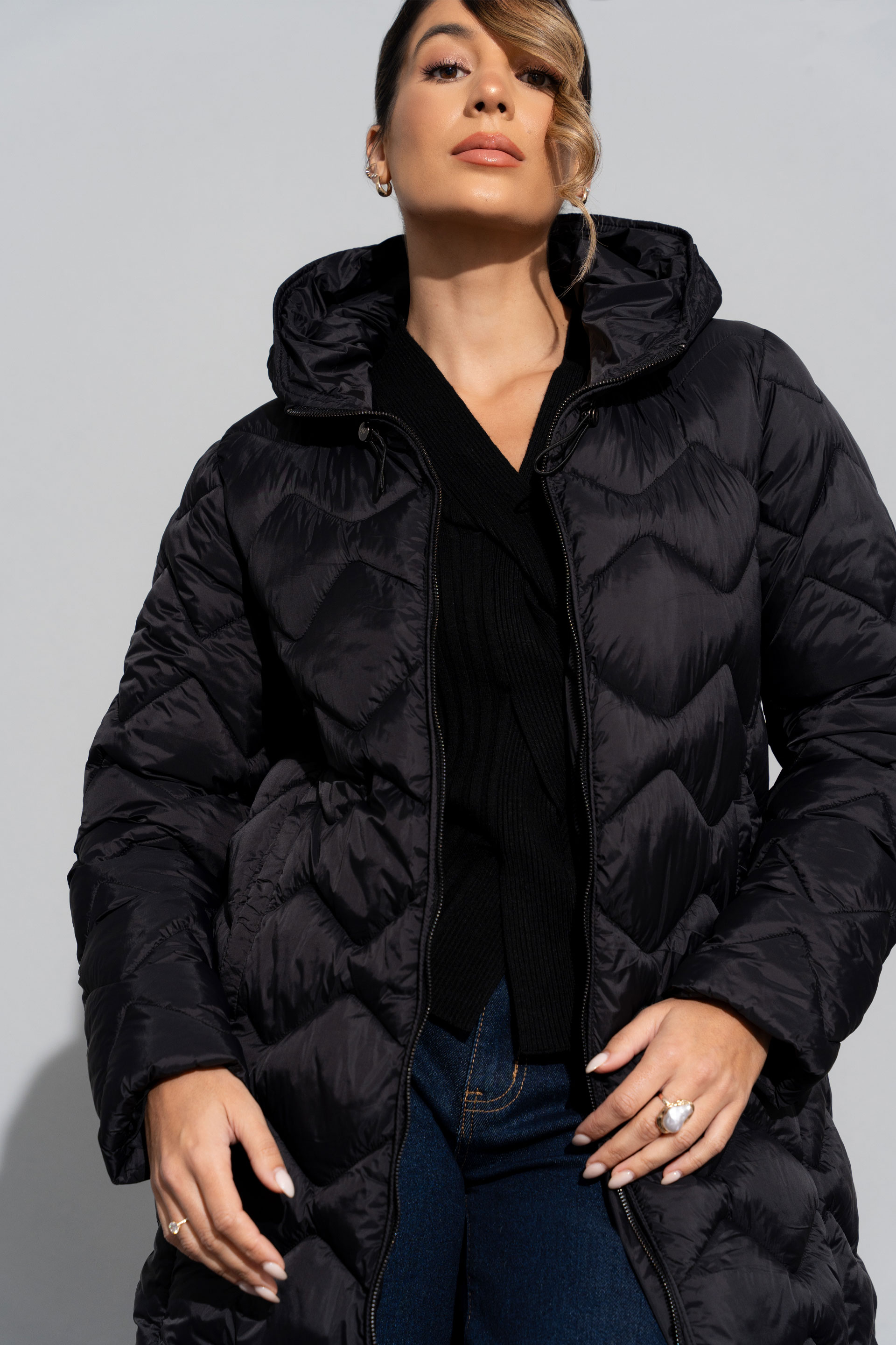 Parka comprida acolchoada com capuz