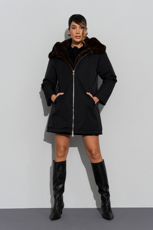 Parka com gola em pêlo e interior forrado Parka com gola em pêlo e interior forrado