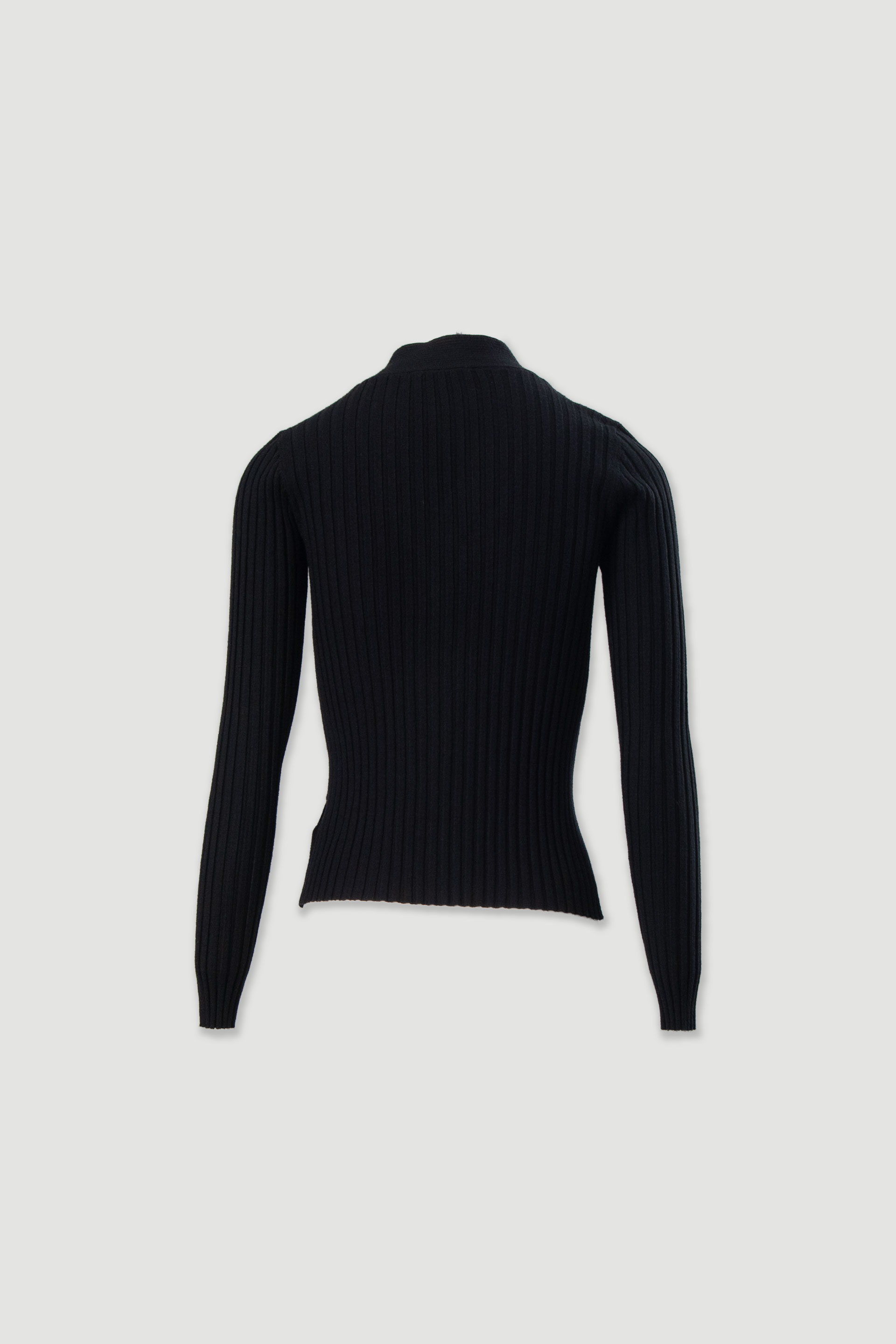 Camisola de malha com entrançado na frente