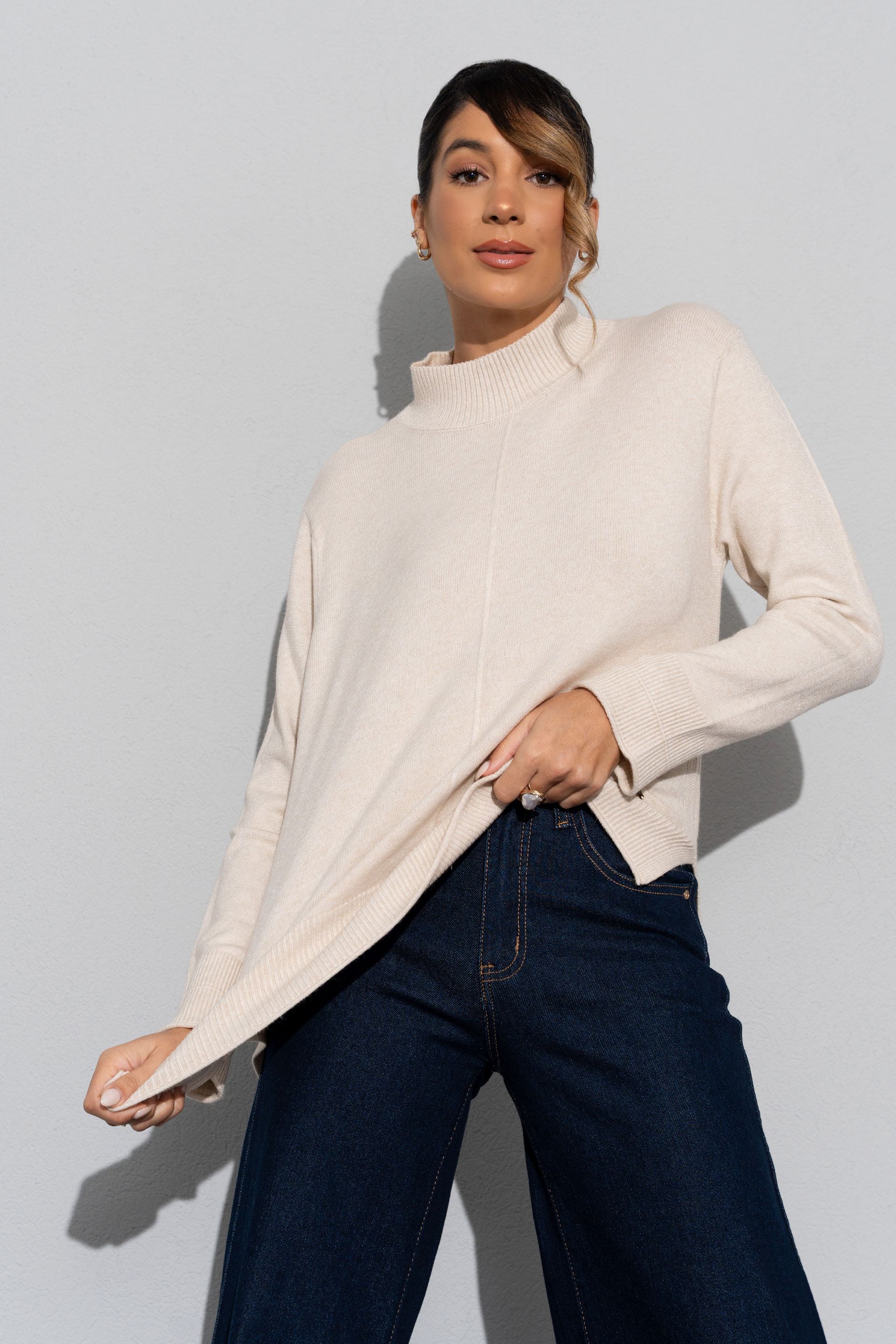 Camisola de gola subida em malha