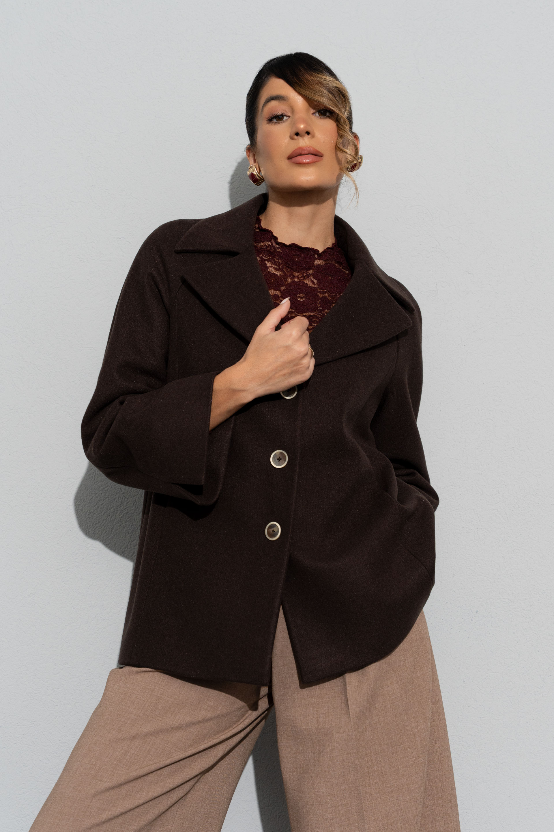 Manteau court évasé en laine mélangée