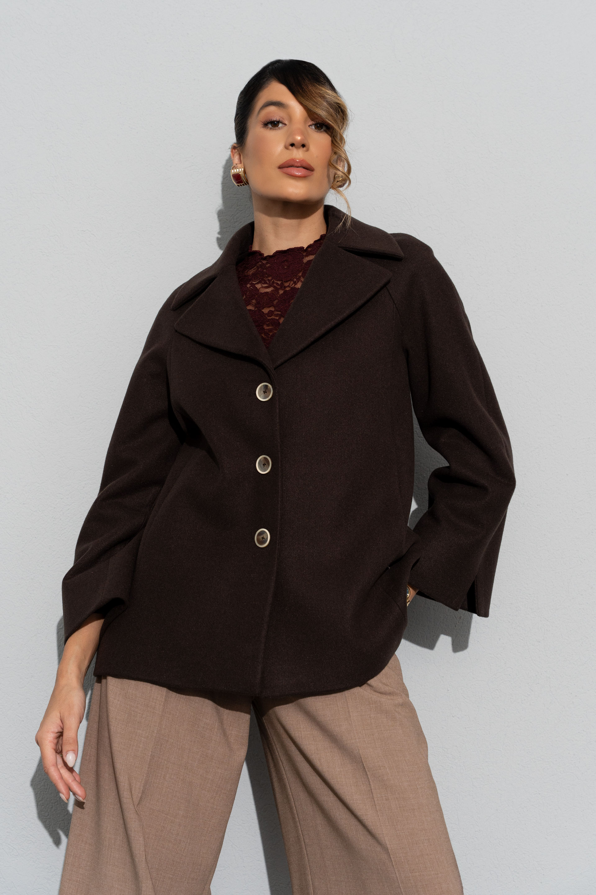 Manteau court évasé en laine mélangée