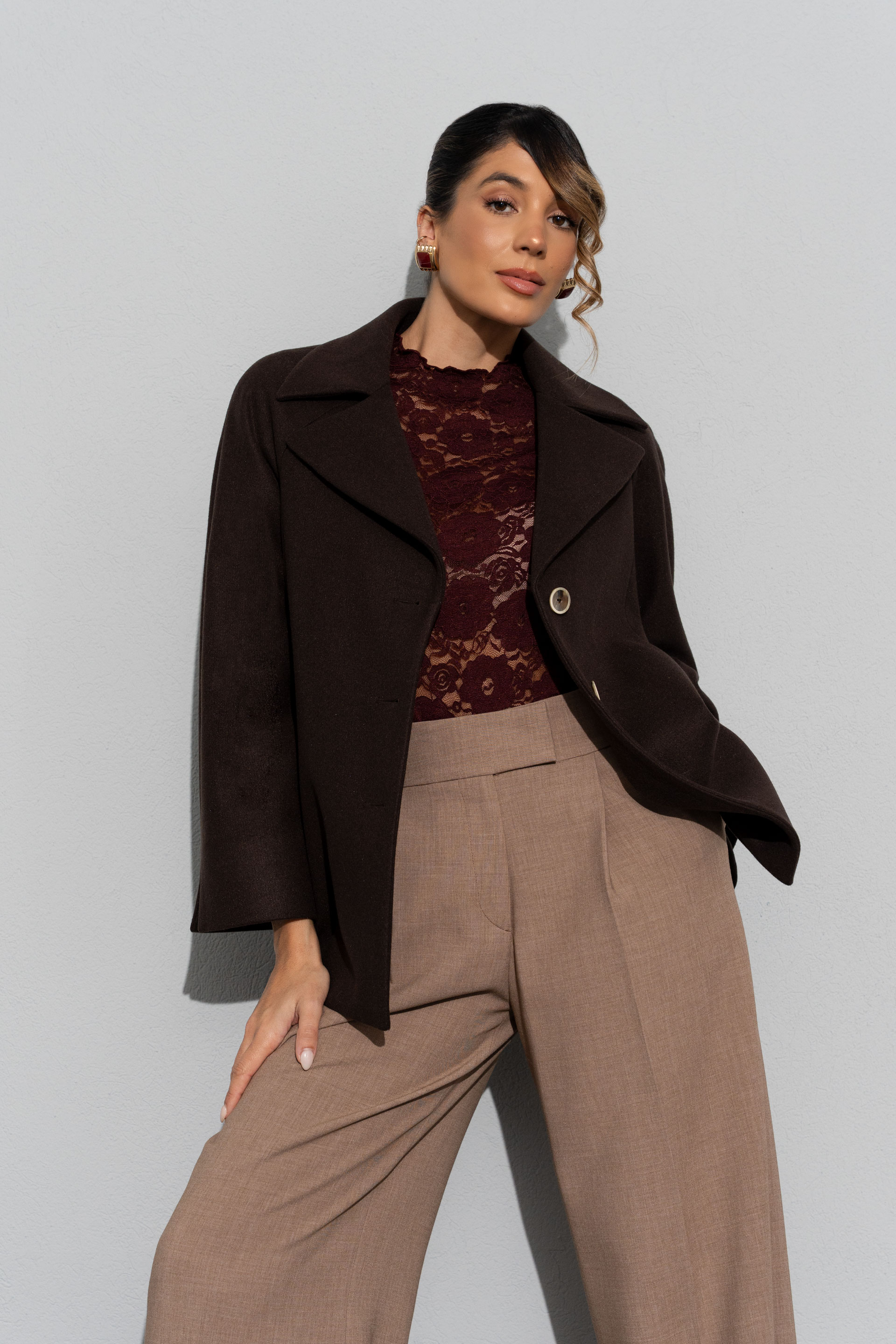 Manteau court évasé en laine mélangée