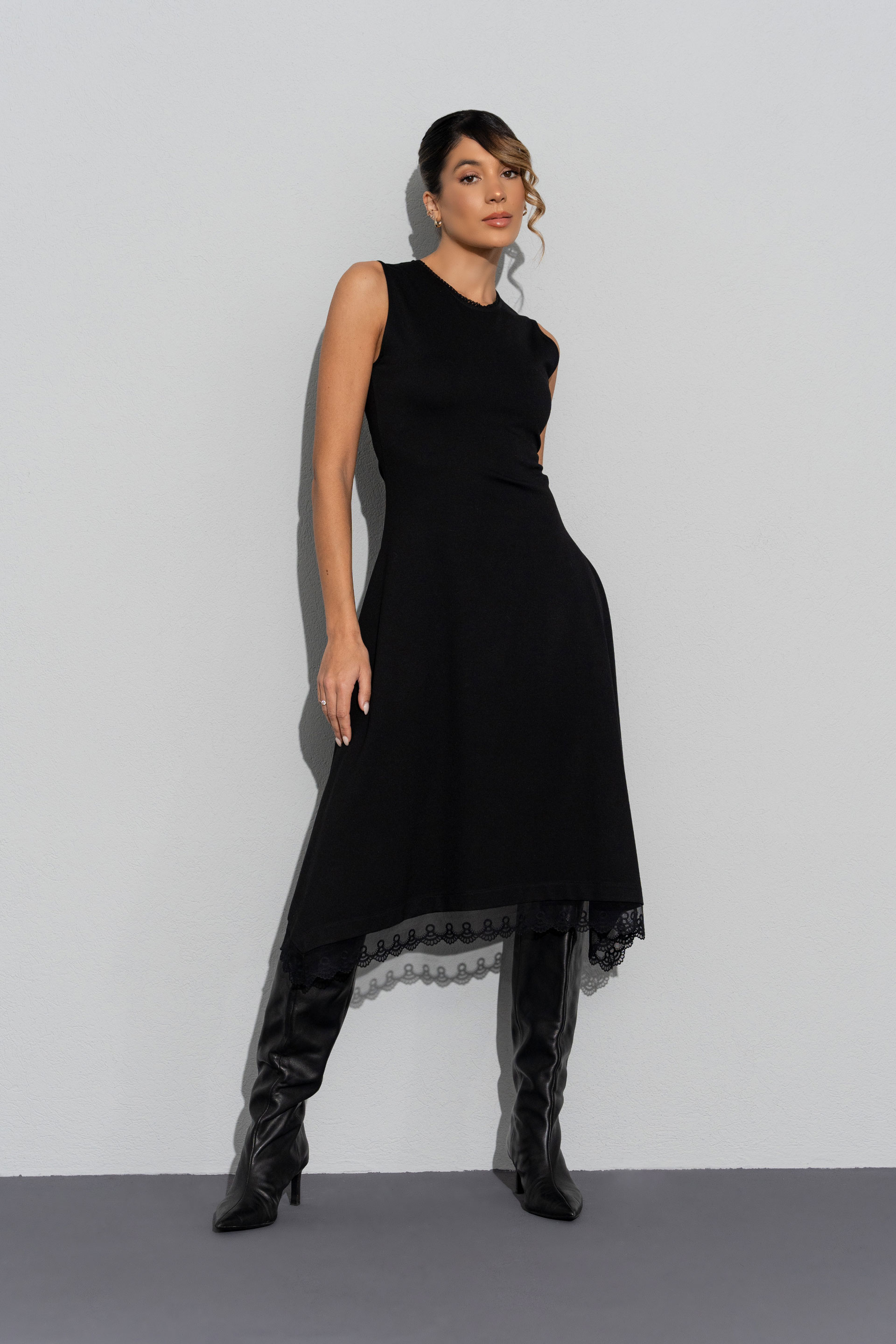 Midi dress with lace detail