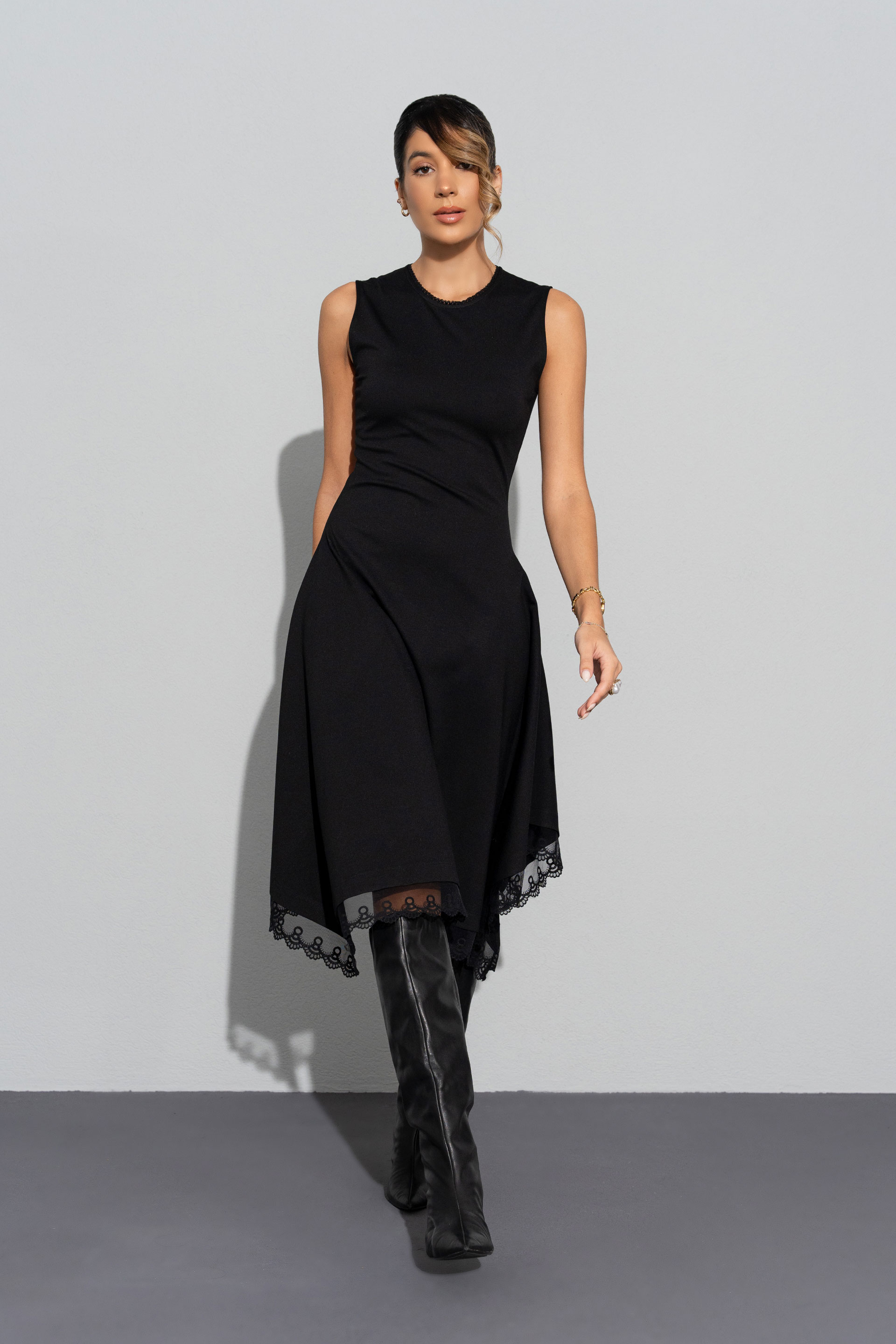 Midi dress with lace detail