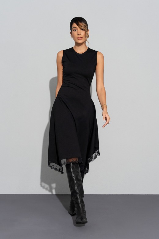 Vestido midi con detalle de encaje Vestido midi con detalle de encaje